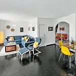 Large Penthouse With Sunny Terrace Appartamento