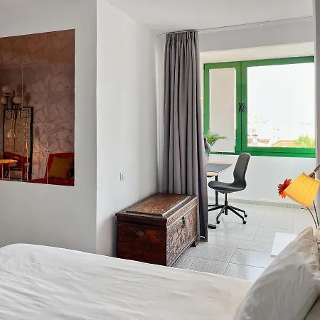 Large Penthouse With Sunny Terrace Apartamento