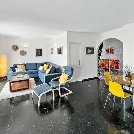 Large Penthouse With Sunny Terrace Apartman