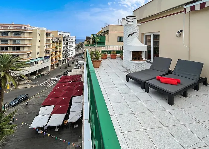 Large Penthouse With Sunny Terrace דירה *