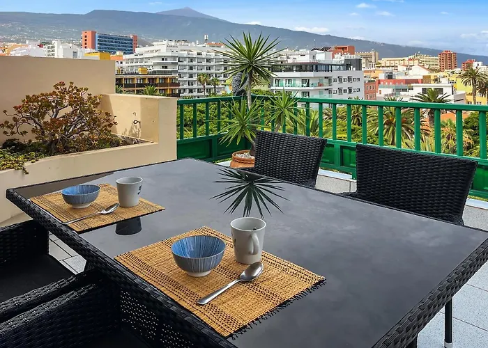 דירה Large Penthouse With Sunny Terrace