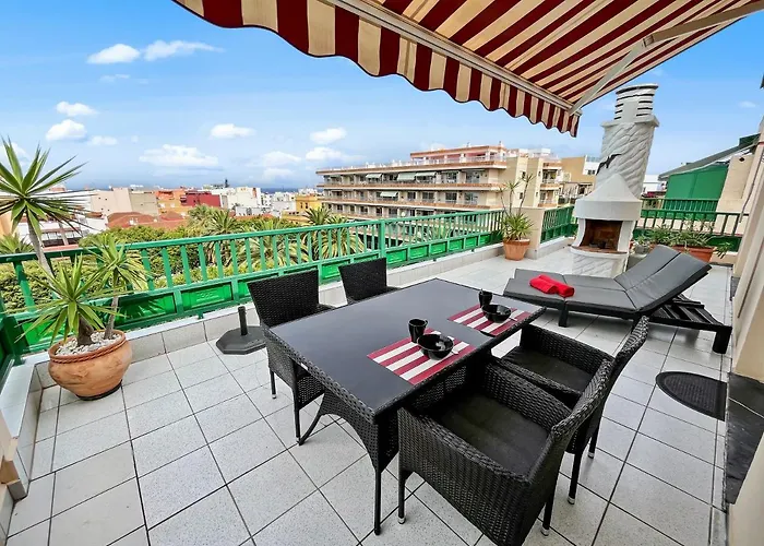 דירה Large Penthouse With Sunny Terrace